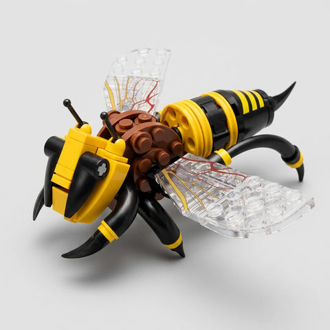 Honey Bee Building Blocks Set | Collectible Insect Model (130 Pieces)
