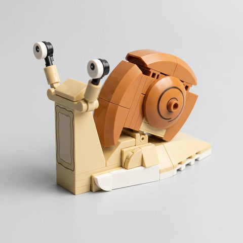 Snail Building Blocks Set | Collectible Nature Model (140 Pieces)